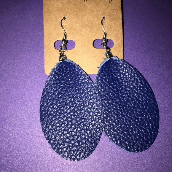 Brand New Blue Teardrop Earrings Faux Leather. 🎁 - Picture 3 of 4
